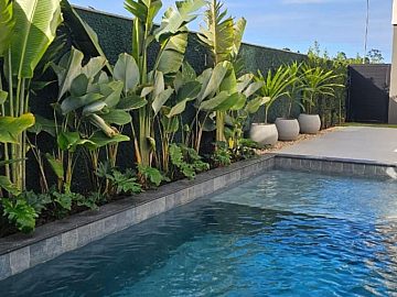 Viva o Sonho de Morar em Cambori� no Caled�nia Private Village! Imagine-se em uma casa de condom�nio exclusiva, onde o conforto e o lazer se encontram em perfeita harmonia. Localizada na desejada Rua Joaquim Garcia, no bairro Rio do Meio em Cambori�